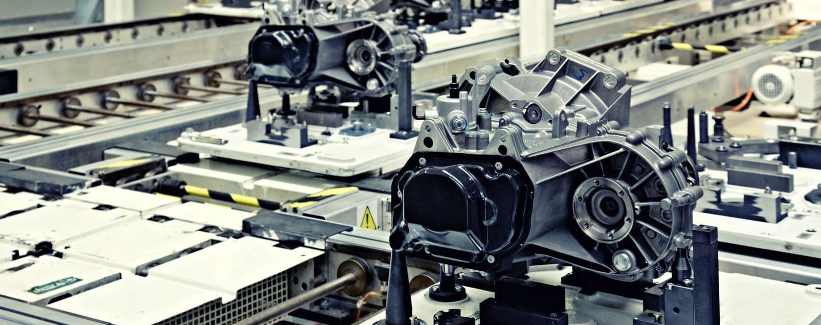 Egyik napr&oacute;l a m&aacute;sikra &uacute;julnak meg a gy&aacute;rak