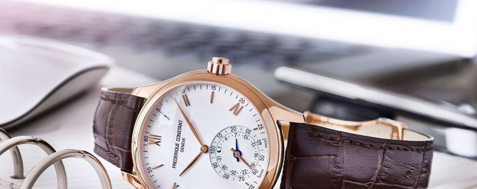 A sv&aacute;jci &oacute;ragy&aacute;rt&oacute;k t&aacute;mad&aacute;st int&eacute;znek az Apple ellen