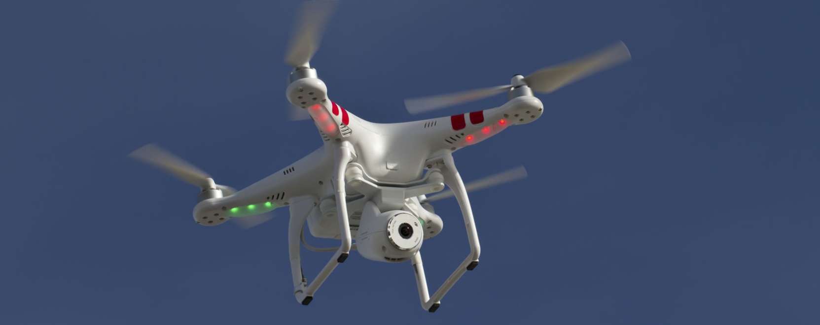 Dr&oacute;nokkal sz&aacute;ll&iacute;tana a sv&aacute;jci posta 