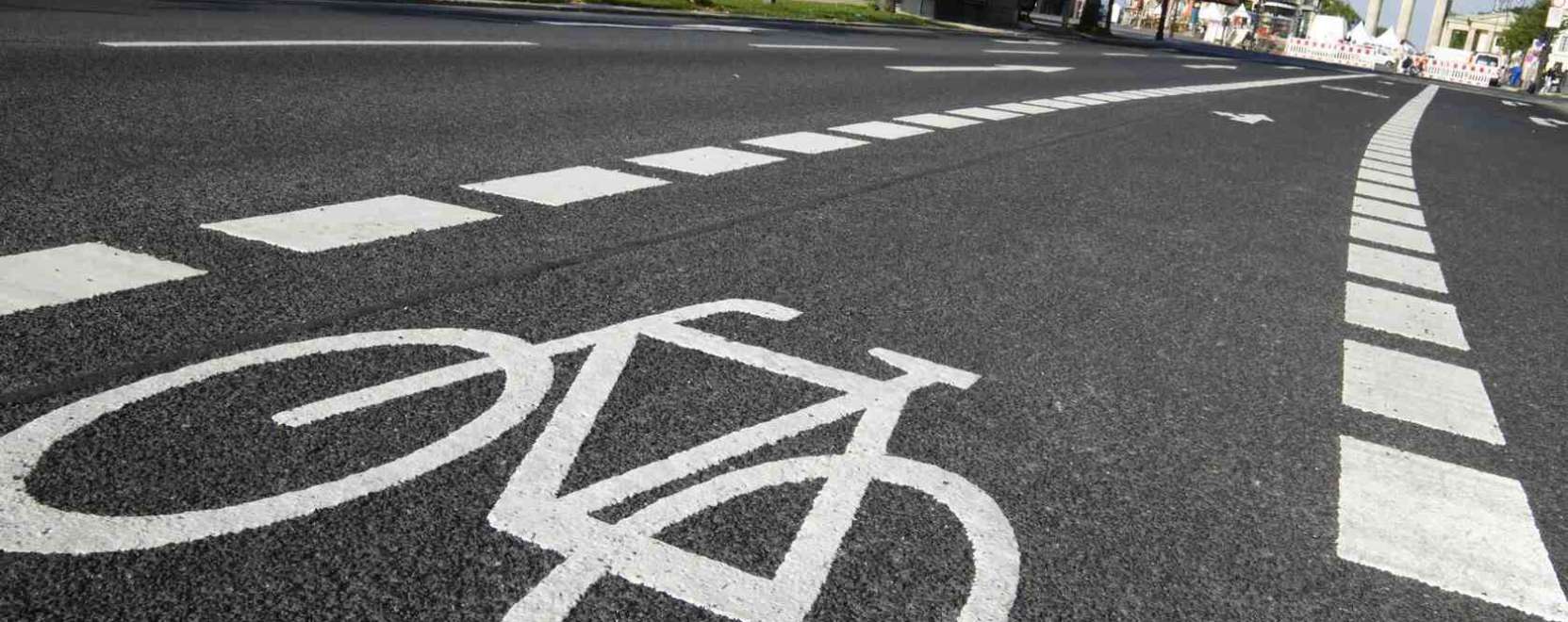 Nagyobb biztons&aacute;got hoznak a Garmin ker&eacute;kp&aacute;ros l&aacute;mp&aacute;i