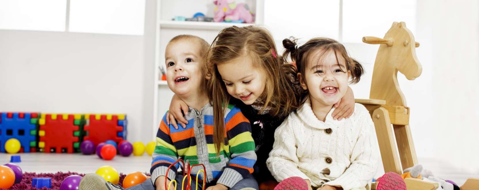 Gyermekbar&aacute;t okosotthon Jap&aacute;nb&oacute;l