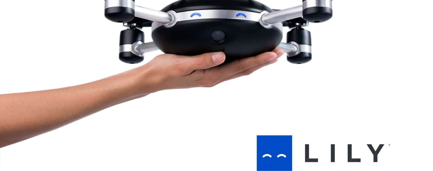 Lily, a szelfik&eacute;sz&iacute;tő dr&oacute;n