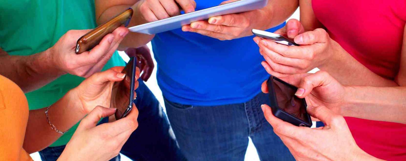 &Uacute;t a fesztiv&aacute;lk&aacute;rty&aacute;t&oacute;l az RFID-karp&aacute;ntig