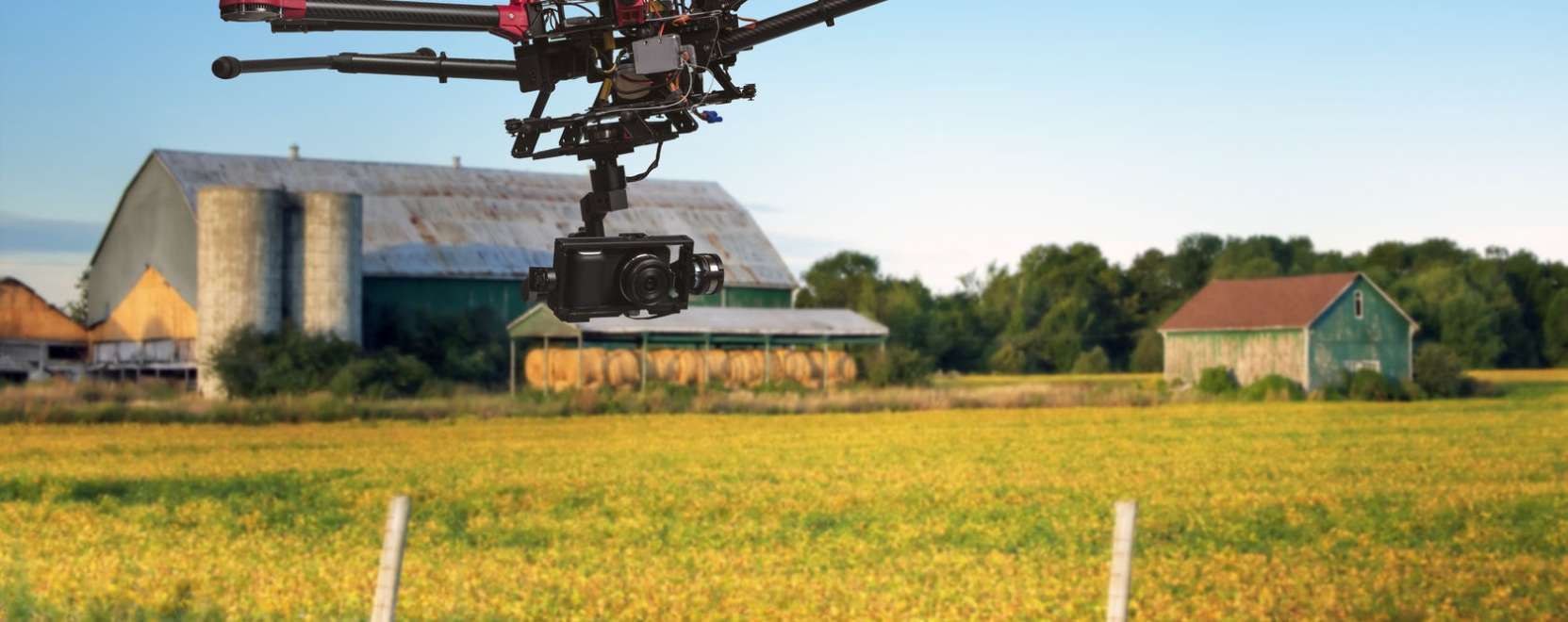 Drónok a termőföldek felett