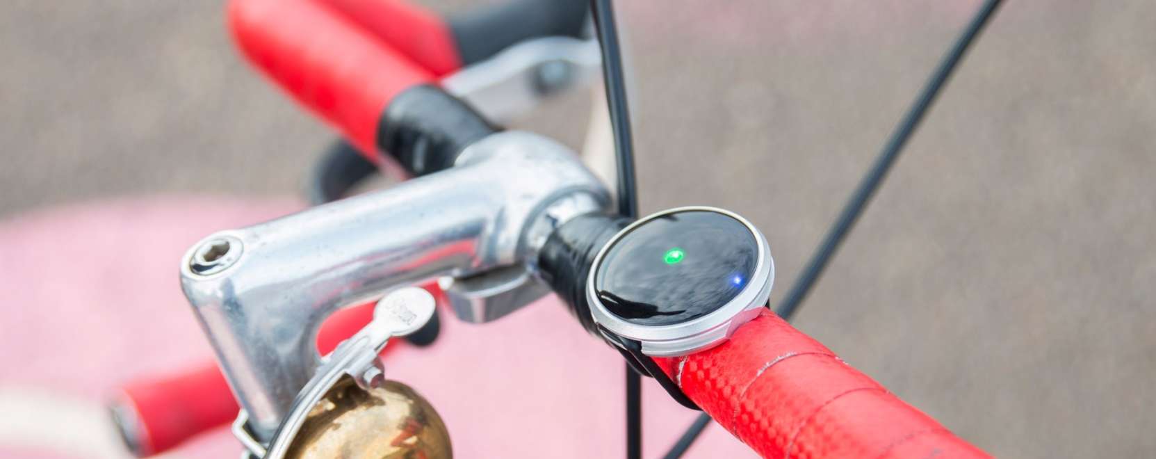 A szabads&aacute;got ad&oacute; okosir&aacute;nytű