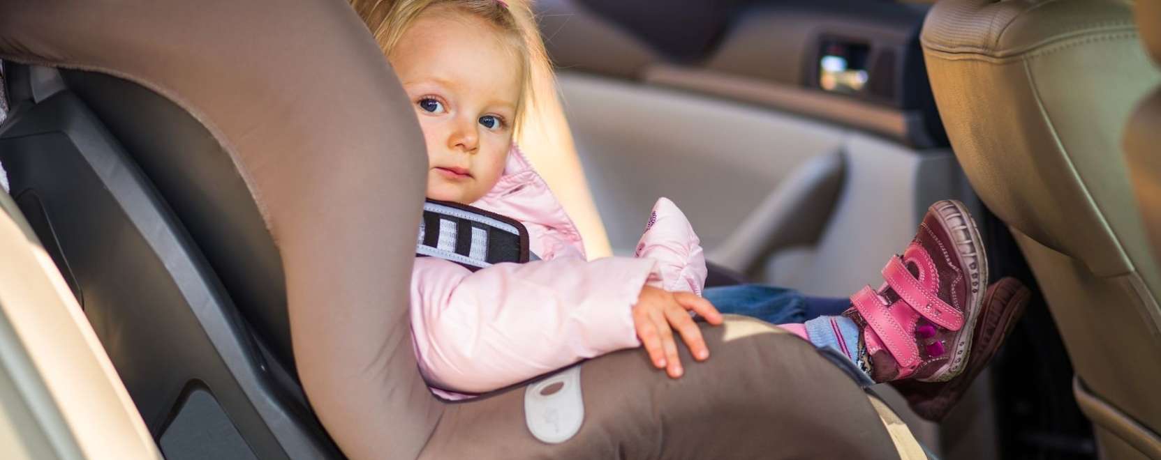 &Uacute;ton a csal&aacute;d &ndash; Babakamera a nagyobb biztons&aacute;g&eacute;rt 