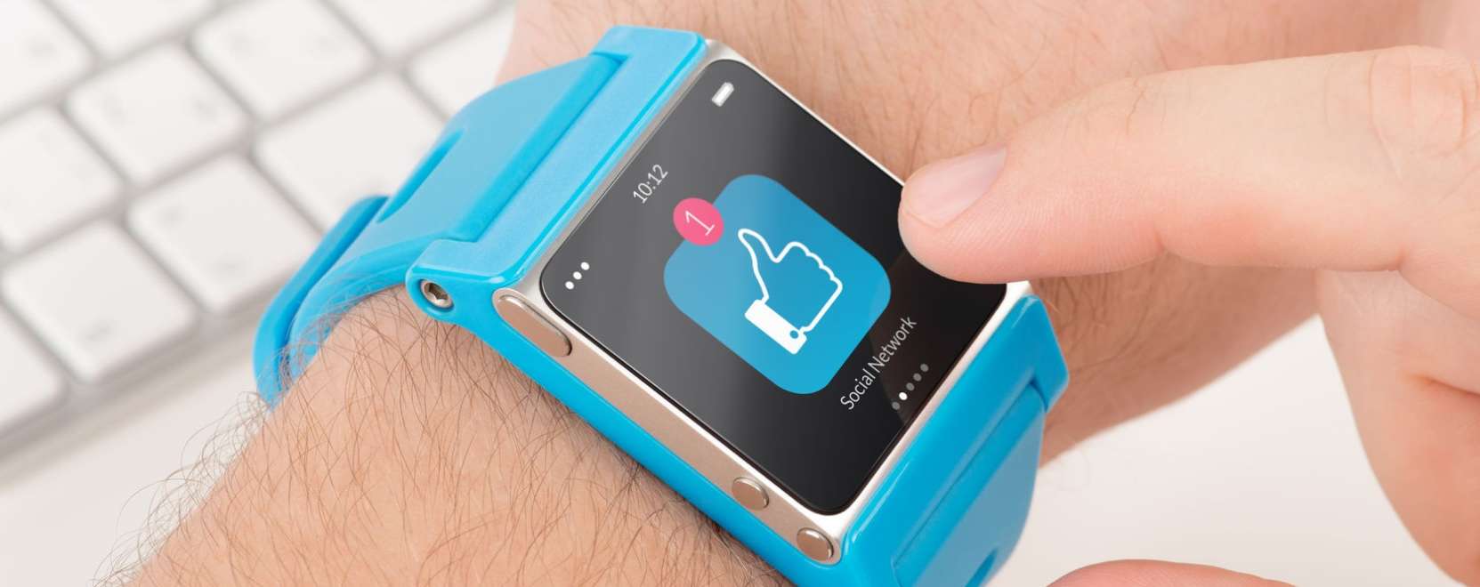 Felveszik a kesztyűt az okos&oacute;r&aacute;k