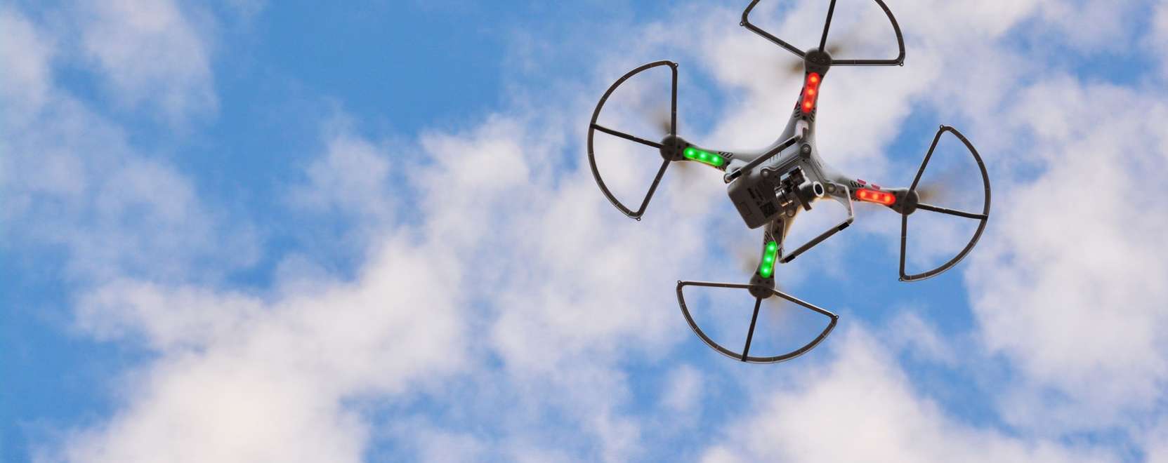 Kap&oacute;sak a dr&oacute;npil&oacute;t&aacute;k K&iacute;n&aacute;ban