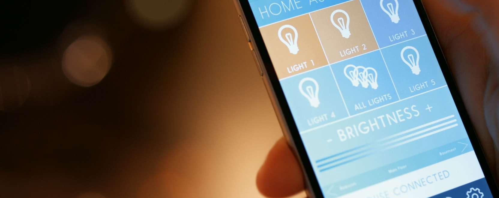 Az okosmegold&aacute;sok is egyre fontosabbak a lak&aacute;sfel&uacute;j&iacute;t&aacute;sn&aacute;l