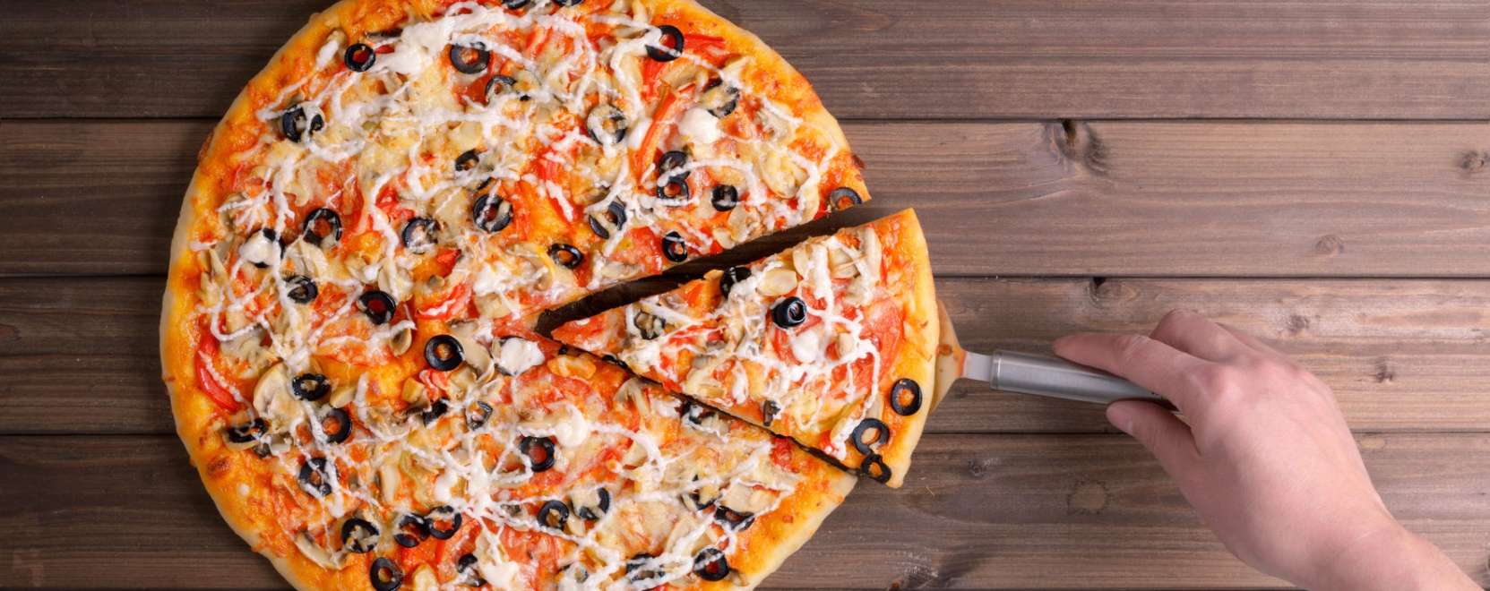 A pizzasz&aacute;ll&iacute;t&aacute;sra is lecsaphatnak a robotok