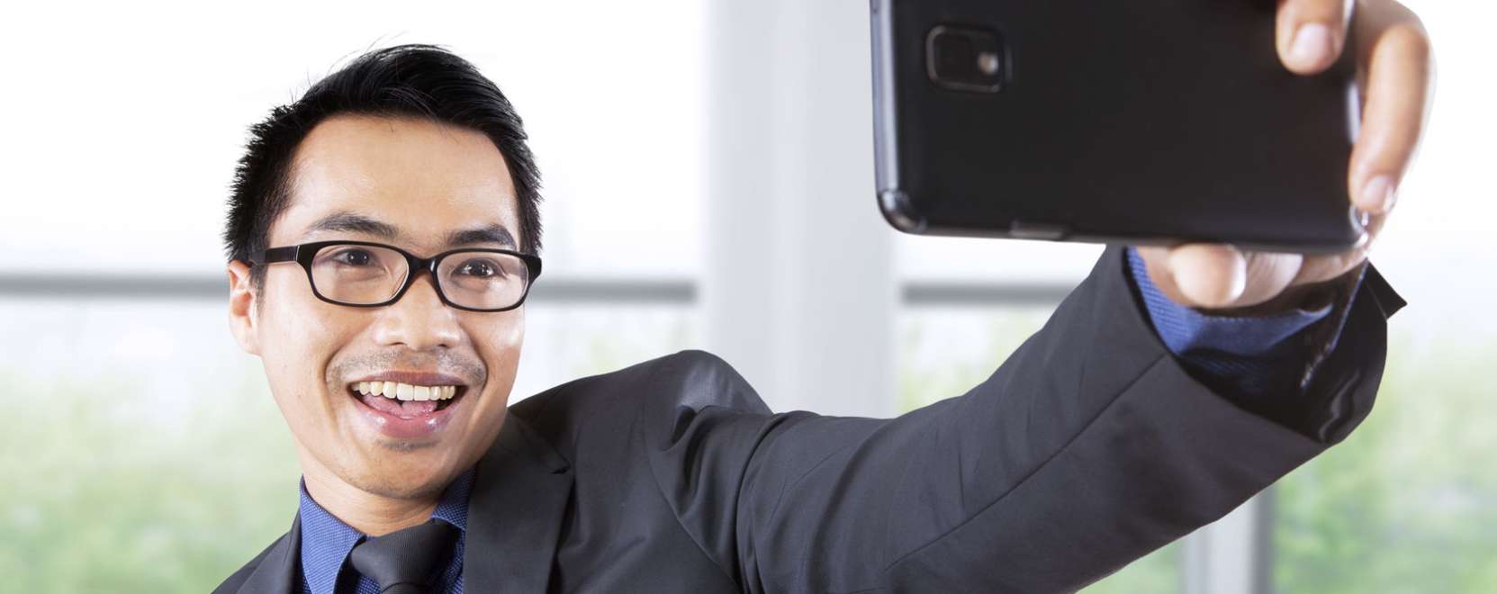 Fizet&eacute;shez lőj&ouml;n mag&aacute;r&oacute;l egy szelfit!