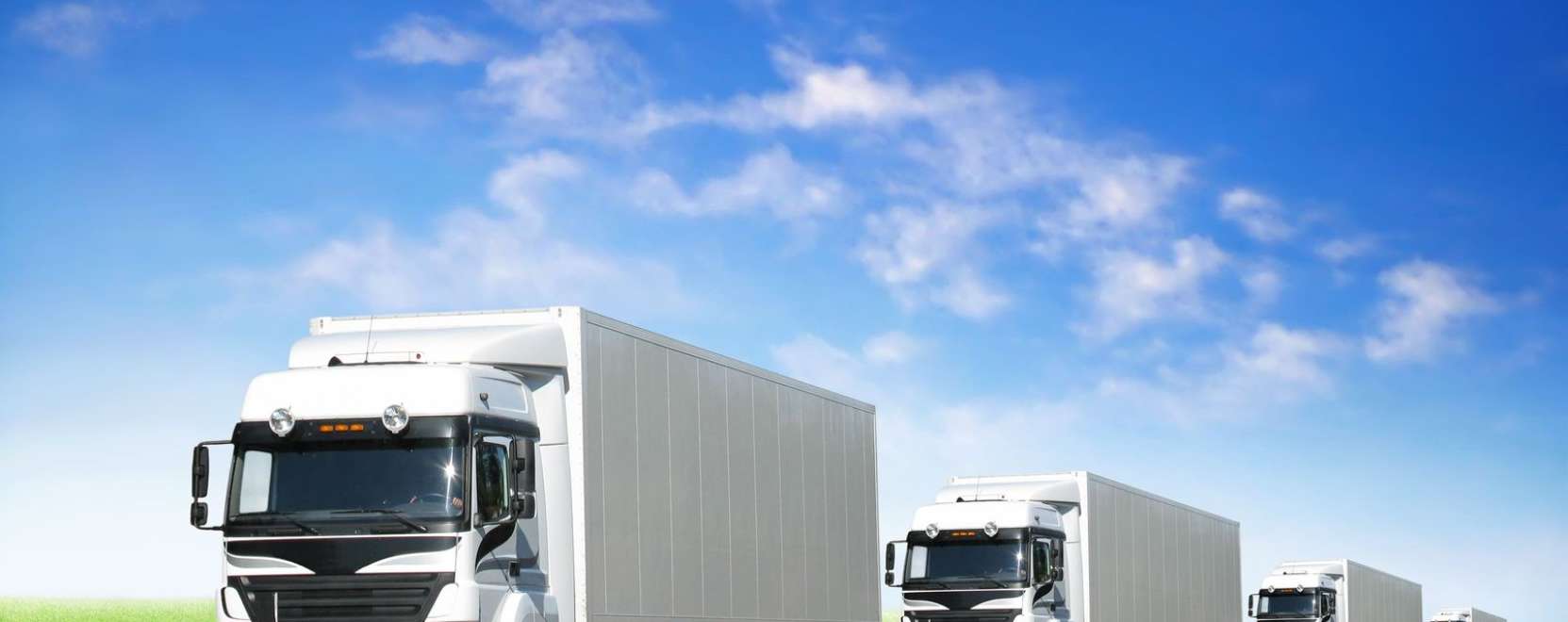 &Ouml;nmagukat vezetik Hollandi&aacute;ba a kamionok