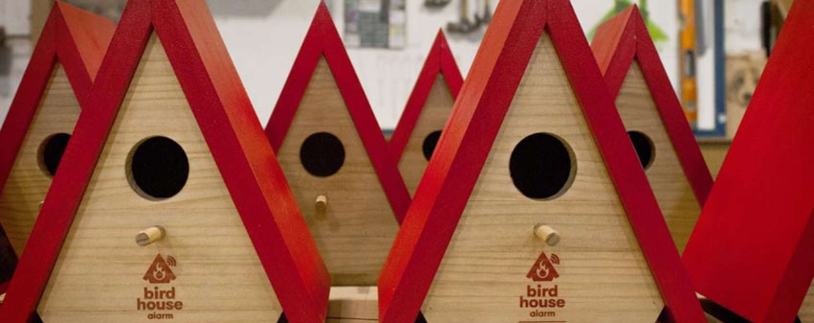 Az erdőtüzeket is észleli a modern madáretető