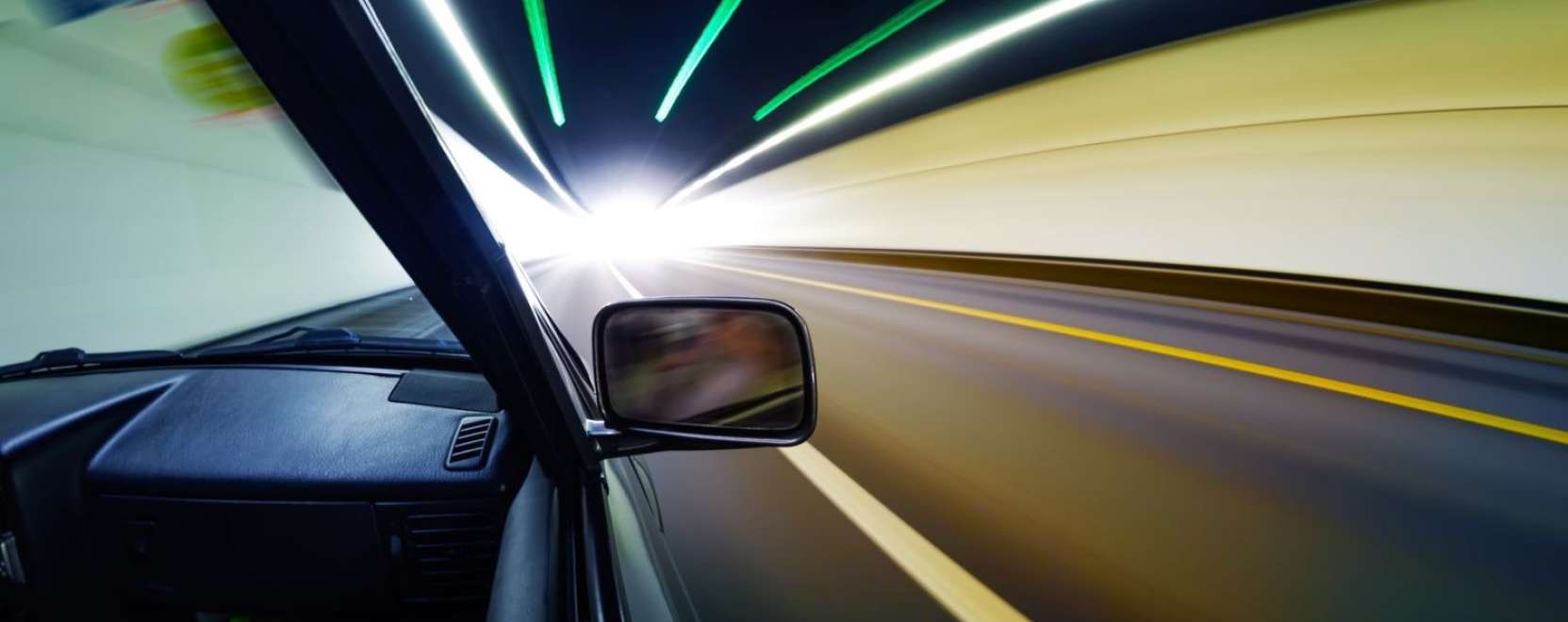 Megd&ouml;bbentő, hogy mi okozott gondot az &ouml;nj&aacute;r&oacute; Tesl&aacute;nak