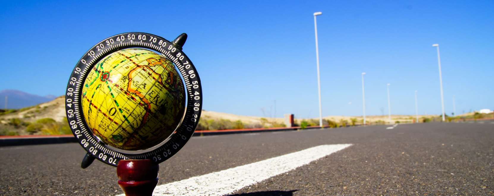 K&uuml;l&ouml;nleges kih&iacute;v&aacute;s: 80 nap alatt a F&ouml;ld k&ouml;r&uuml;l e-j&aacute;rművekkel