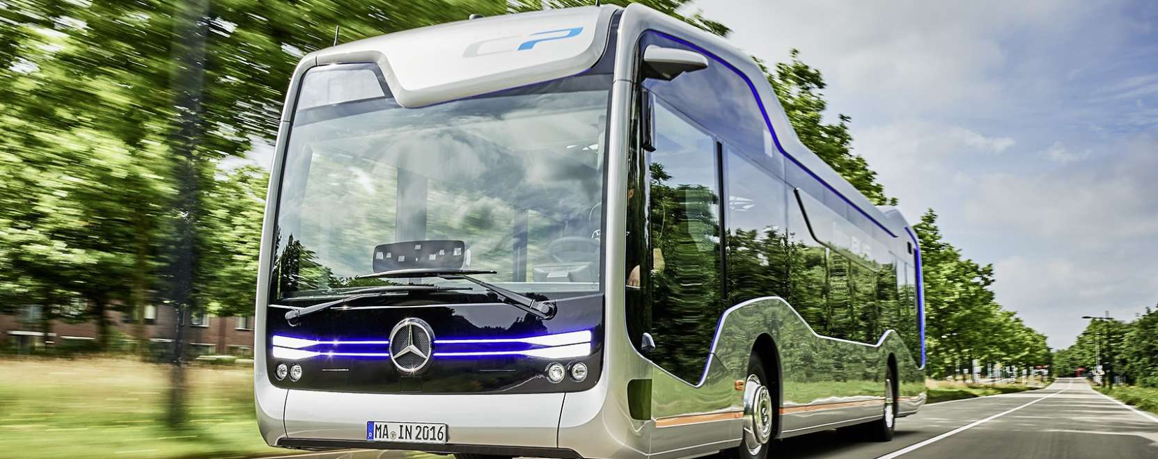 T&aacute;vols&aacute;grekordott d&ouml;nt&ouml;tt az &ouml;nj&aacute;r&oacute; busz