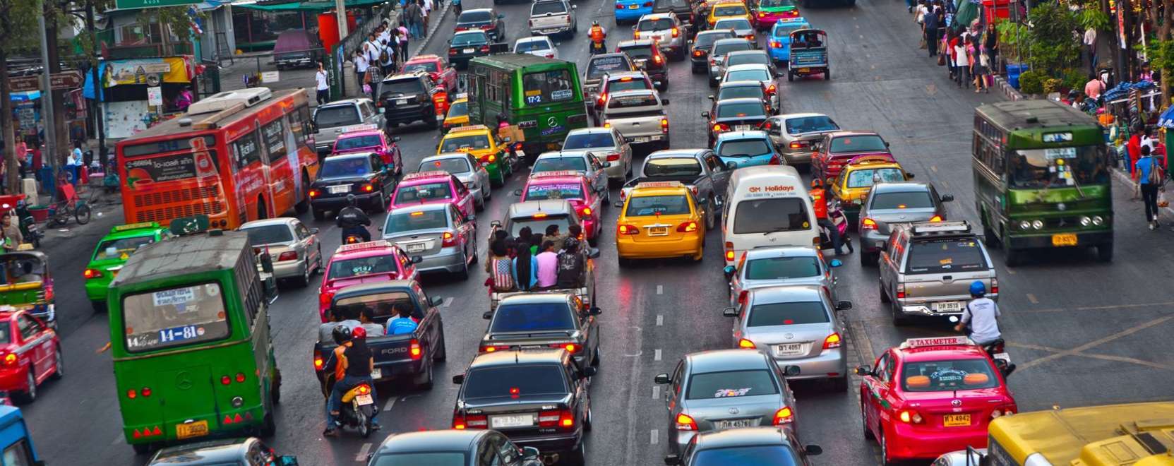 Intelligens forgalomir&aacute;ny&iacute;t&aacute;s Thaif&ouml;ld&ouml;n