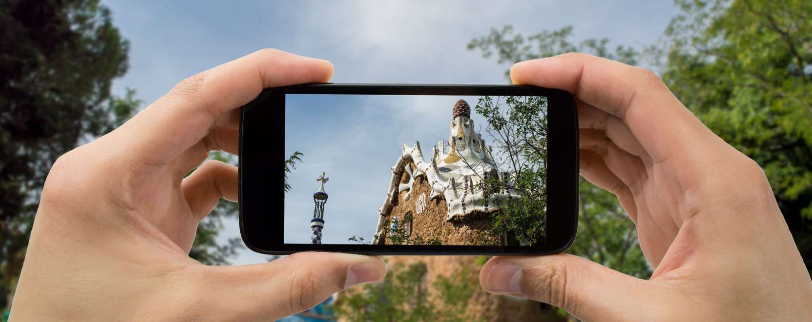 Nyaral&aacute;s okosan &ndash; Egyre t&ouml;bbet seg&iacute;tenek a mobilok 