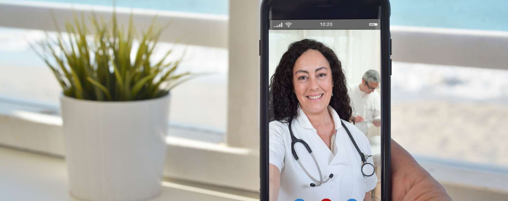 Videotelefon&aacute;ljon a h&aacute;ziorvos&aacute;val otthonr&oacute;l!