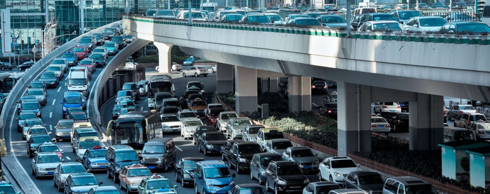 Hogyan lehetne megsz&uuml;ntetni a forgalmi dug&oacute;kat?