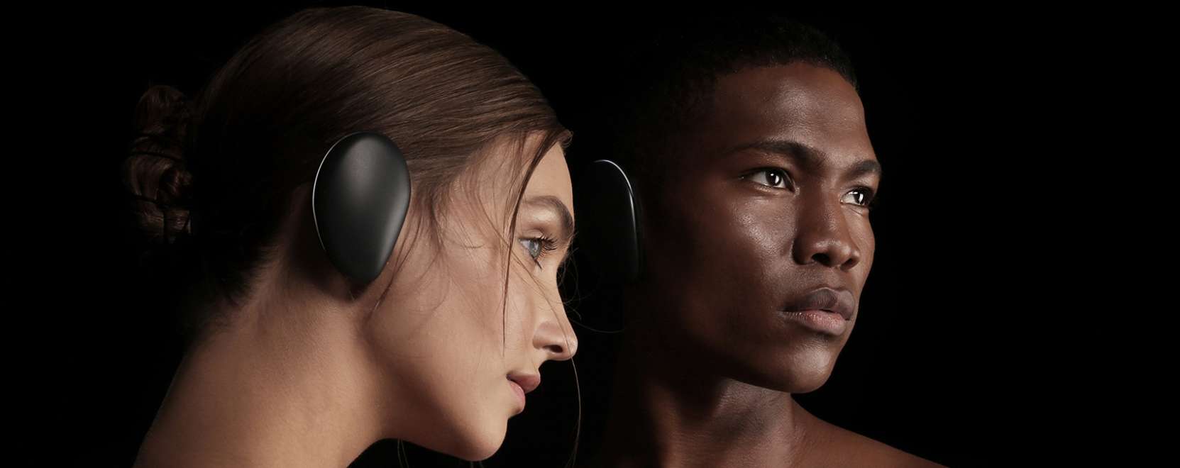 Futurisztikus f&uuml;lhallgat&oacute; lehet az &uacute;j viselhető kieg&eacute;sz&iacute;tő