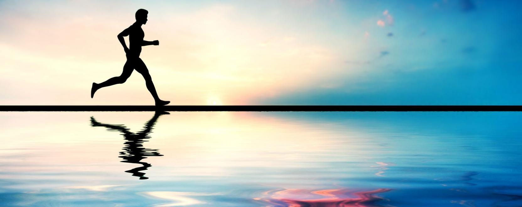 Okos&aacute;ruh&aacute;zat nyitott a Decathlon