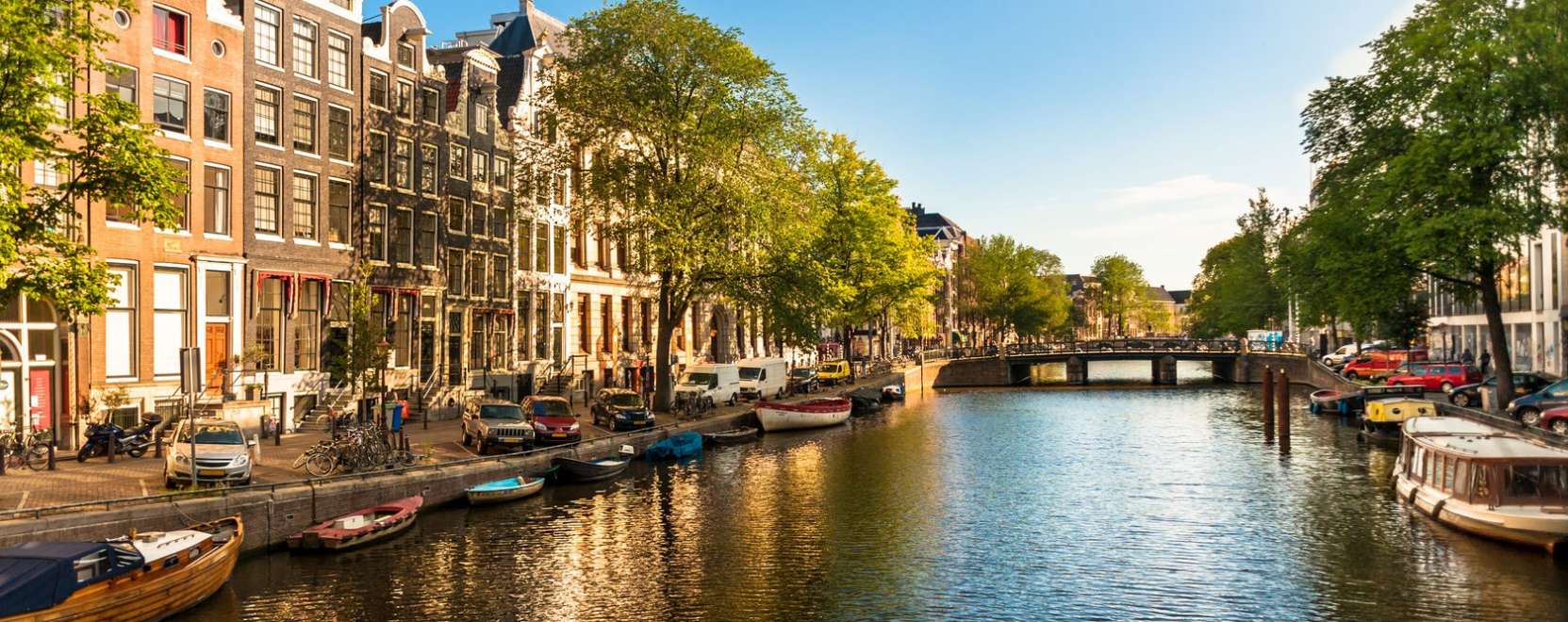 Mozg&oacute; hidak &eacute;s okoshaj&oacute;k Amszterdamban