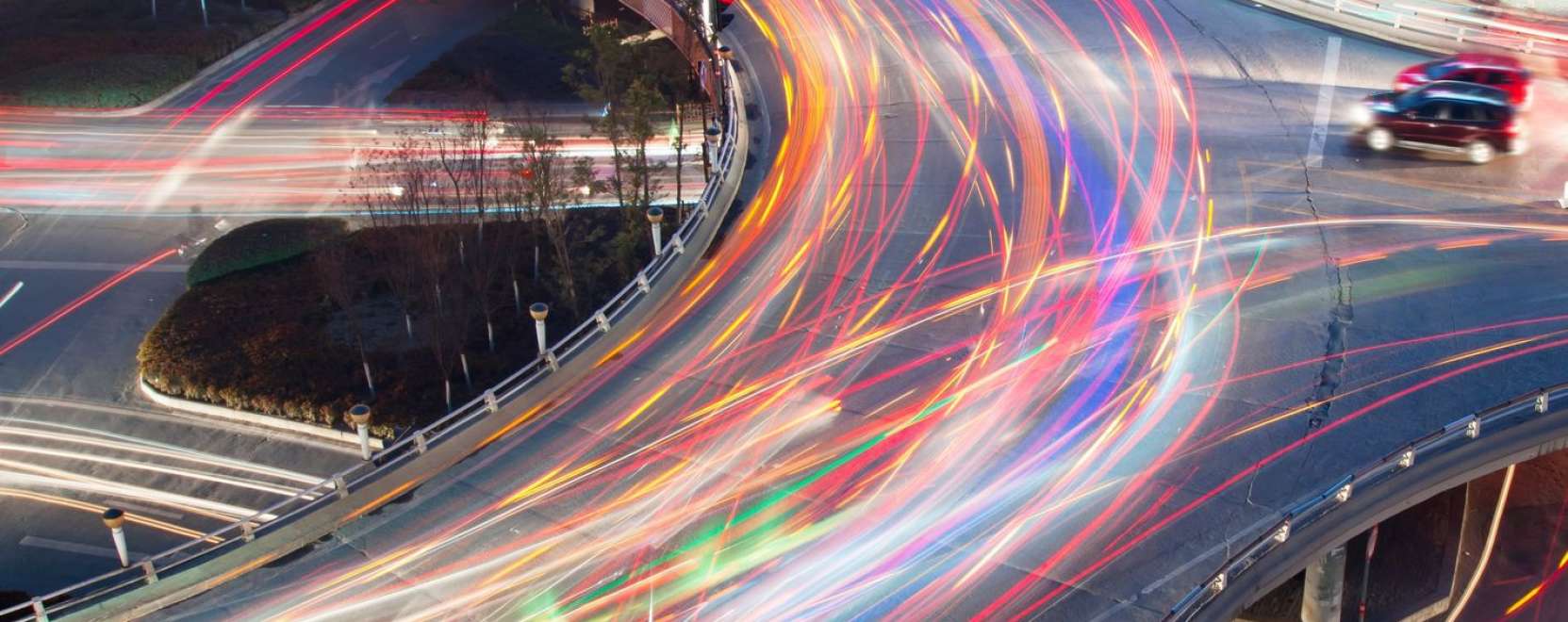 El&aacute;gaz&aacute;s a j&aacute;rműiparban: okosodnak a fed&eacute;lzeti sz&aacute;m&iacute;t&oacute;g&eacute;pek