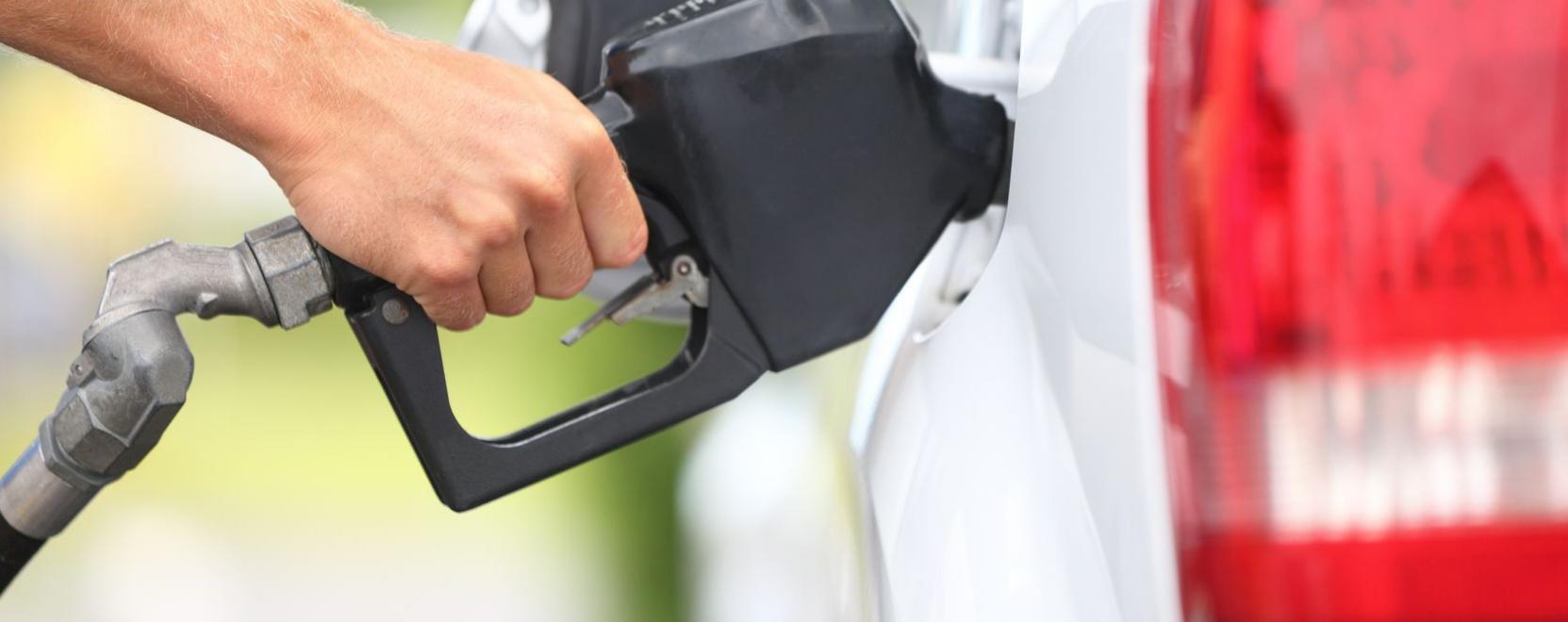 Fizessen a tankol&aacute;s&eacute;rt k&ouml;zvetlen&uuml;l az aut&oacute;b&oacute;l!