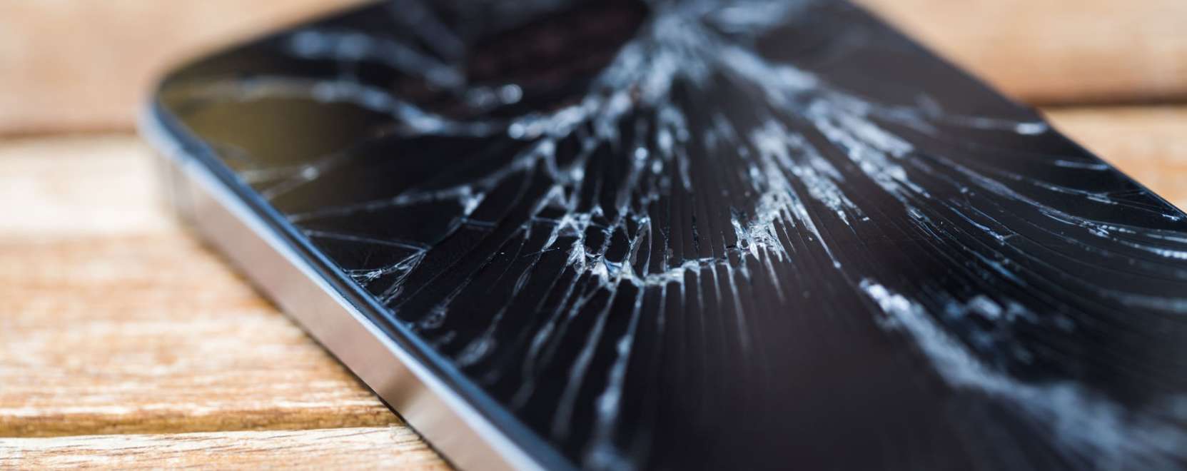 Milli&aacute;rdokat k&ouml;lt&uuml;nk az okostelefonok jav&iacute;t&aacute;s&aacute;ra