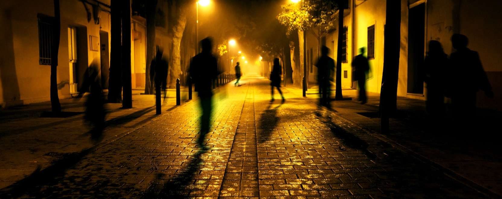 Mi&eacute;rt v&aacute;lhatnak paranoidd&aacute; az okosv&aacute;rosok?