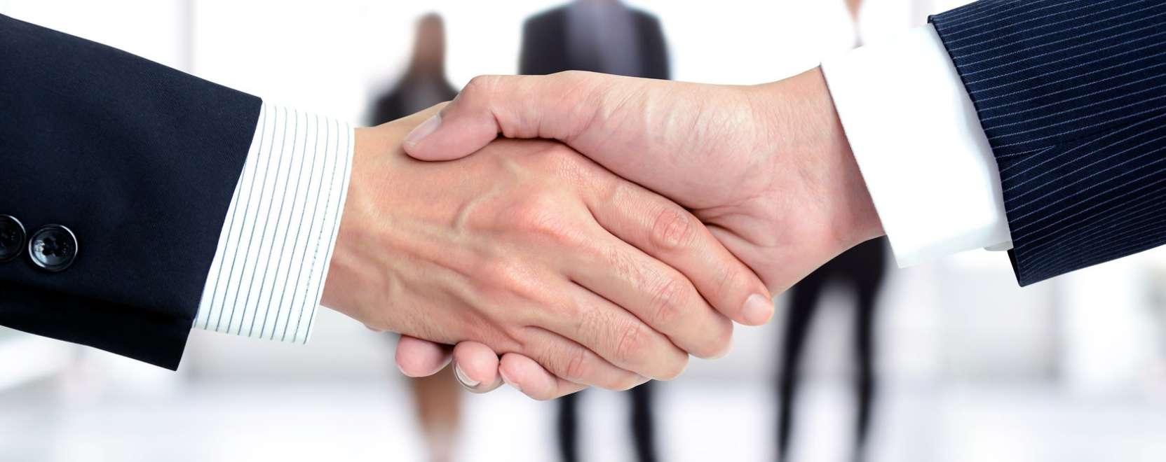 Ism&eacute;t &ouml;sszefog a Panasonic &eacute;s a Tesla