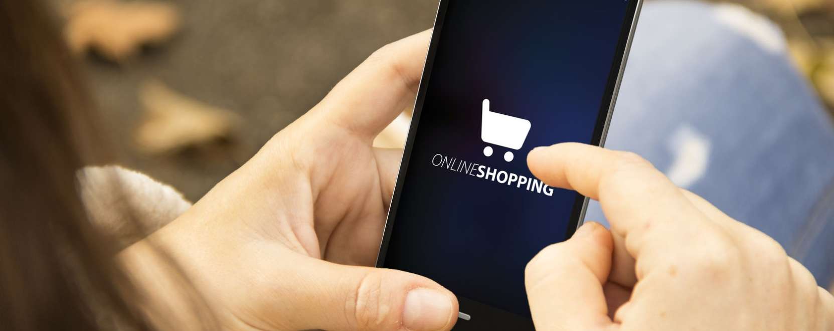 Legink&aacute;bb utaz&aacute;sra k&ouml;ltenek az interneten a magyarok 