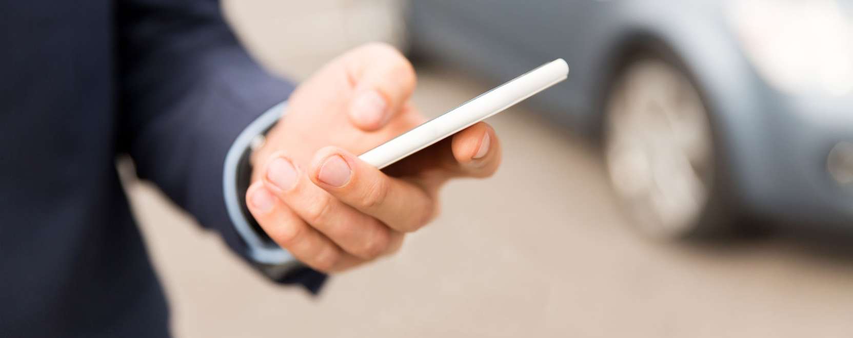 &Iacute;gy seg&iacute;t a Vodafone Easy Rider a parkol&aacute;sban &eacute;s az aut&oacute;p&aacute;ly&aacute;n