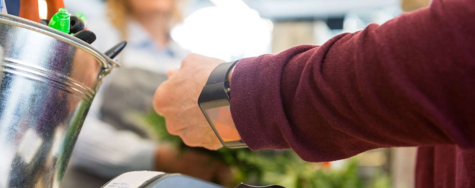 &Iacute;gy is p&eacute;nzt&aacute;rca lehet a viselhető kieg&eacute;sz&iacute;tőkből