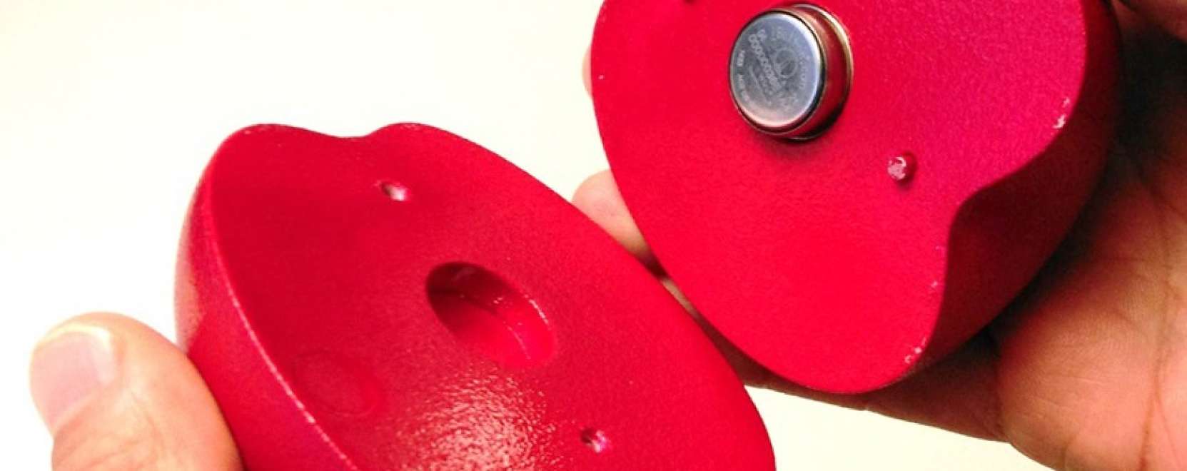 Robotgy&uuml;m&ouml;lcs ellenőrzi a sz&aacute;ll&iacute;t&oacute;k munk&aacute;j&aacute;t