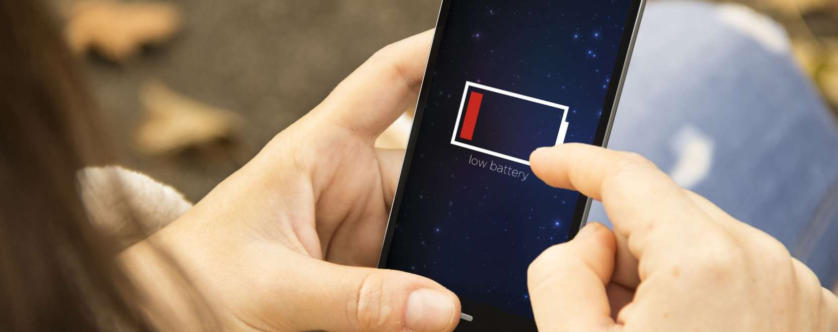 Kar&oacute;ra t&ouml;ltheti fel a lemer&uuml;lt telefonokat