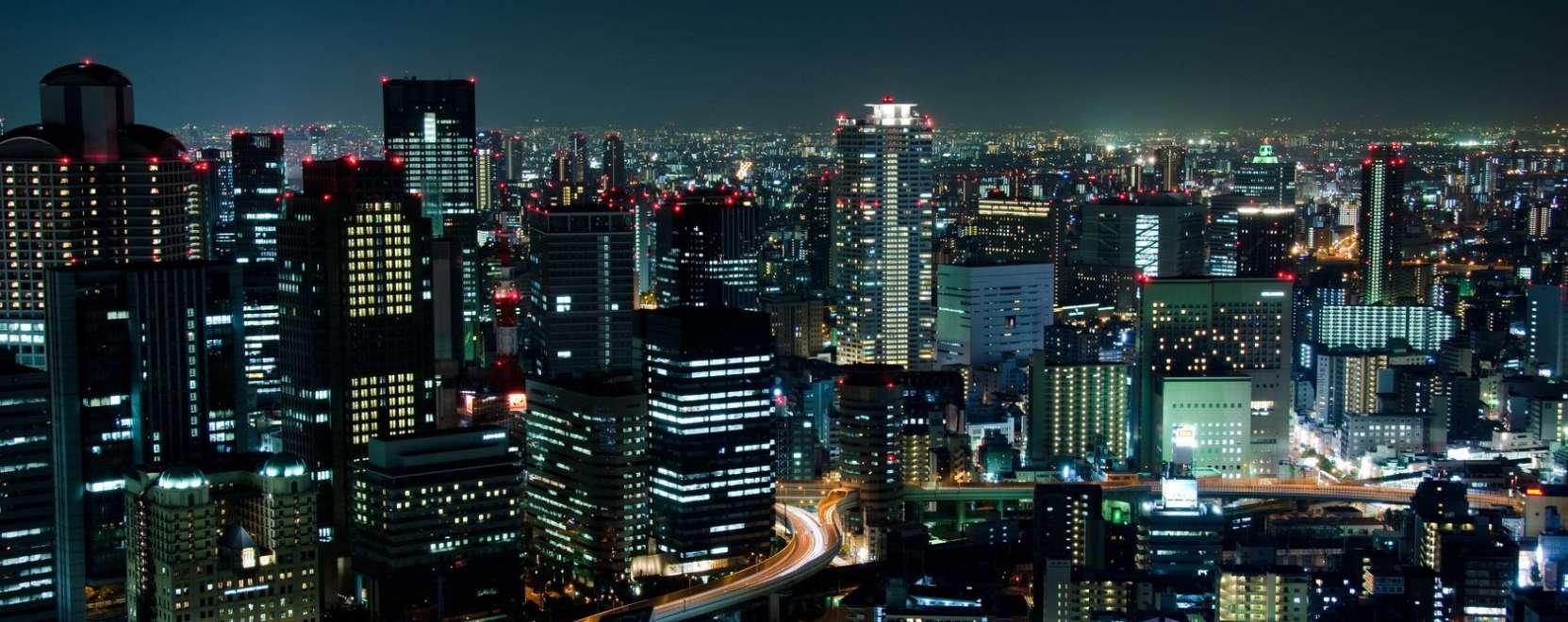 Intelligens k&ouml;zvil&aacute;g&iacute;t&aacute;s: IoT a j&ouml;vő v&aacute;rosaiban