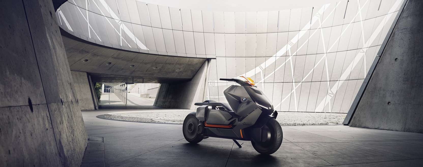 Okoskab&aacute;t is j&aacute;r a BMW okosrobog&oacute;j&aacute;hoz