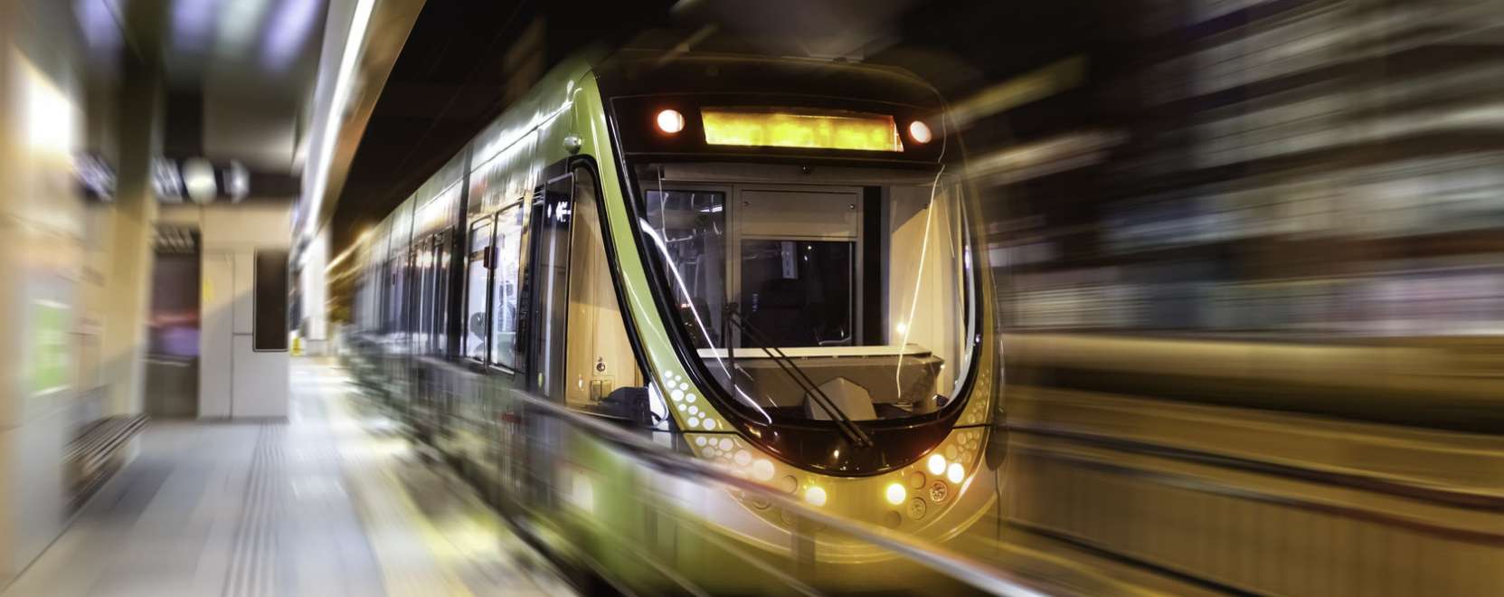 Sofőr n&eacute;lk&uuml;li okosvillamost mutattak be K&iacute;n&aacute;ban