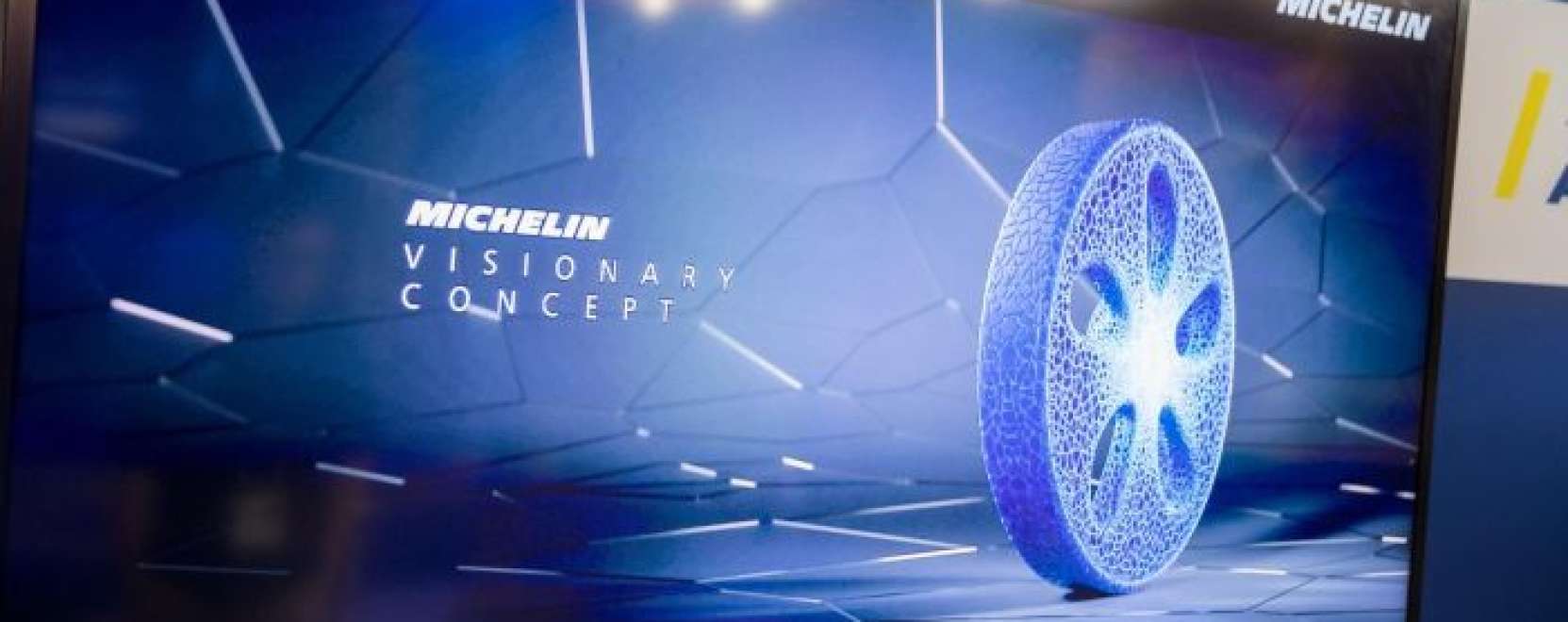 Az okosaut&oacute;k ut&aacute;n az intelligens abroncs is meg&eacute;rkezett