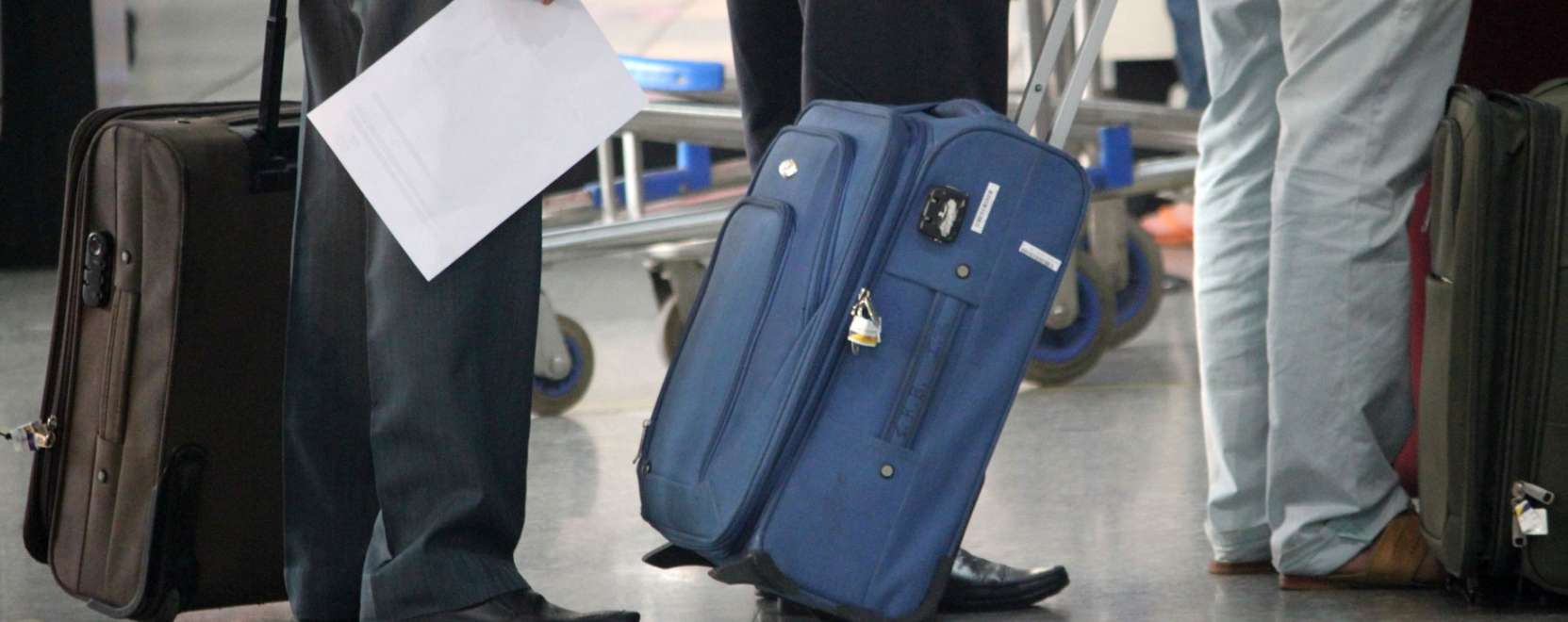 Biometrikus besz&aacute;ll&oacute;k&aacute;rty&aacute;val lehetne gyorsabb a becsekkol&aacute;s