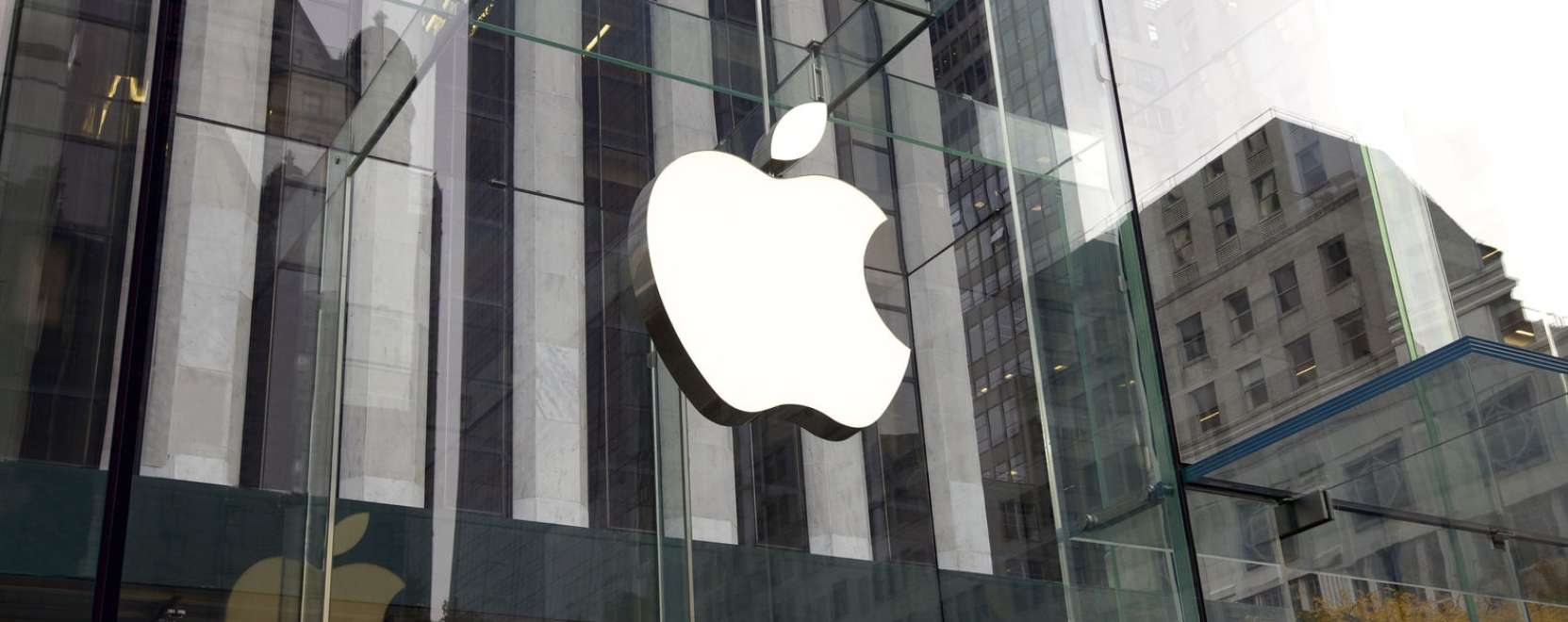 &Ouml;nvezető busz fuvarozza az Apple dolgoz&oacute;it