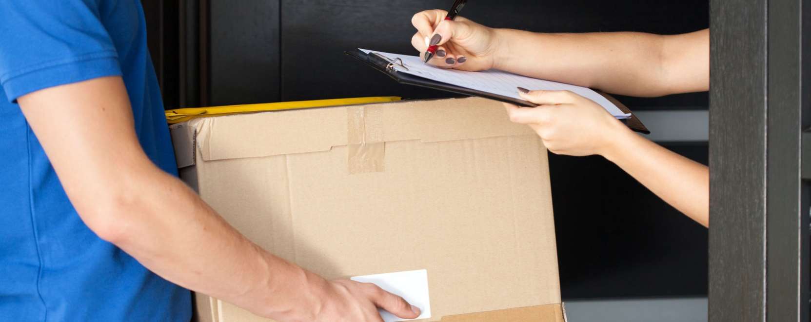 Web&aacute;ruh&aacute;zak: az ingyenes kisz&aacute;ll&iacute;t&aacute;sra vevők a magyarok