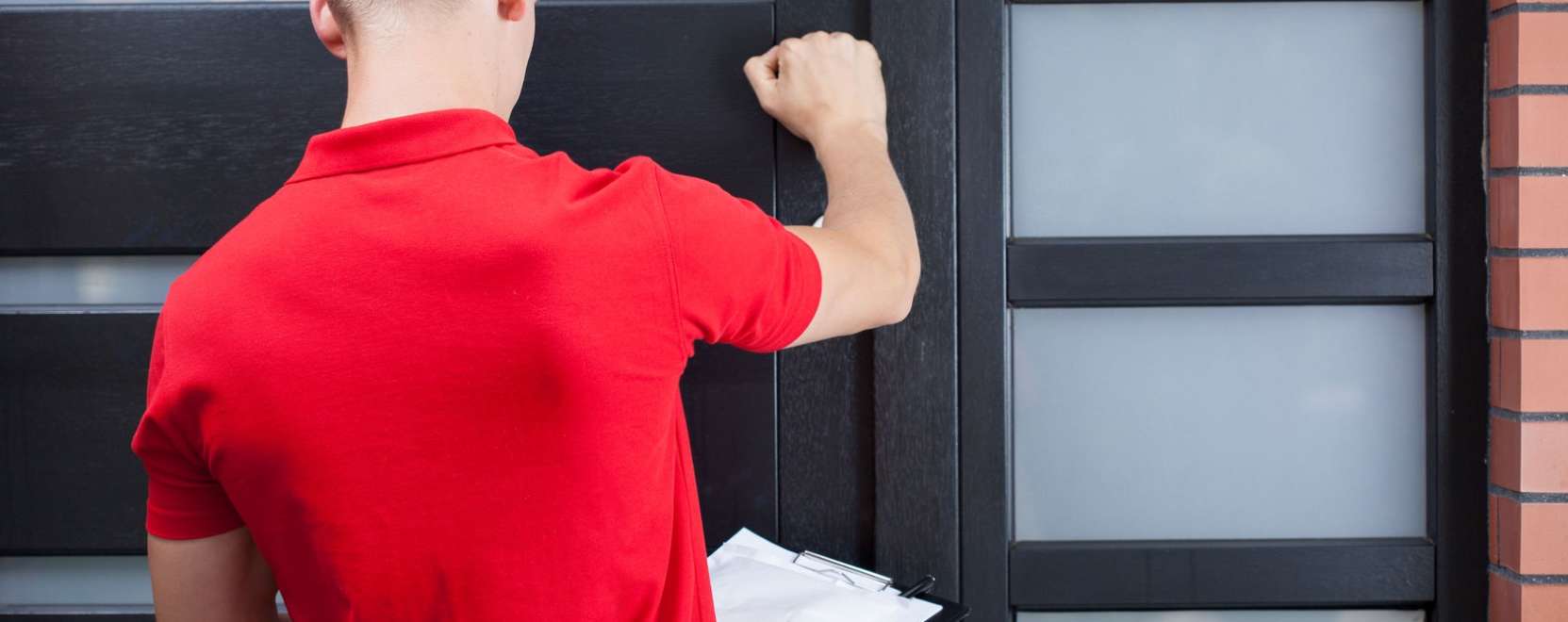 Az Amazon a lak&aacute;sokba is bevinn&eacute; a csomagokat