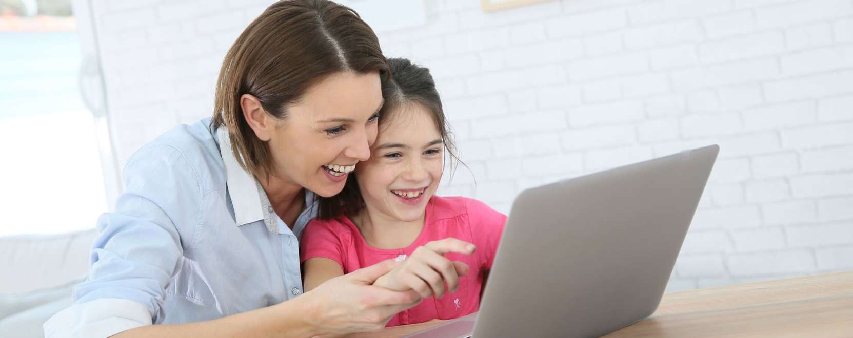 IT-vil&aacute;g: mi&eacute;rt ne lehetne l&aacute;nyokb&oacute;l is programoz&oacute;?