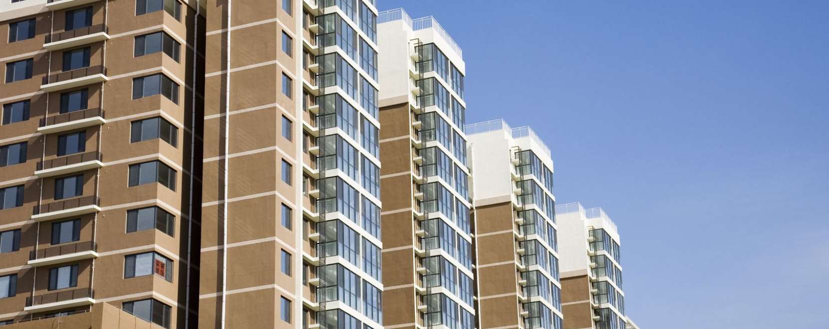 Intelligens lak&oacute;park luxuskivitelben