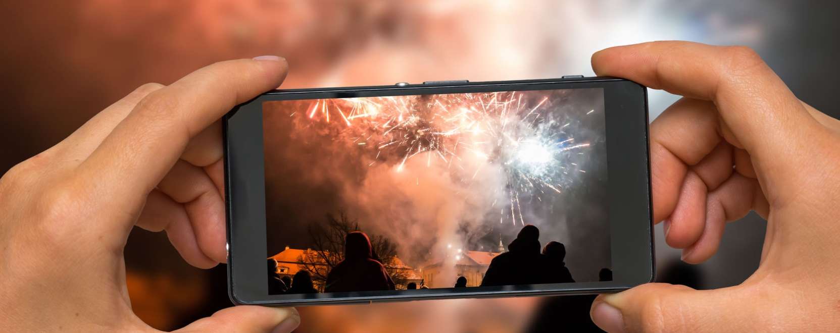 Vodafone: mobilnettel k&ouml;sz&ouml;nt&ouml;tt&uuml;k az &uacute;j&eacute;vet