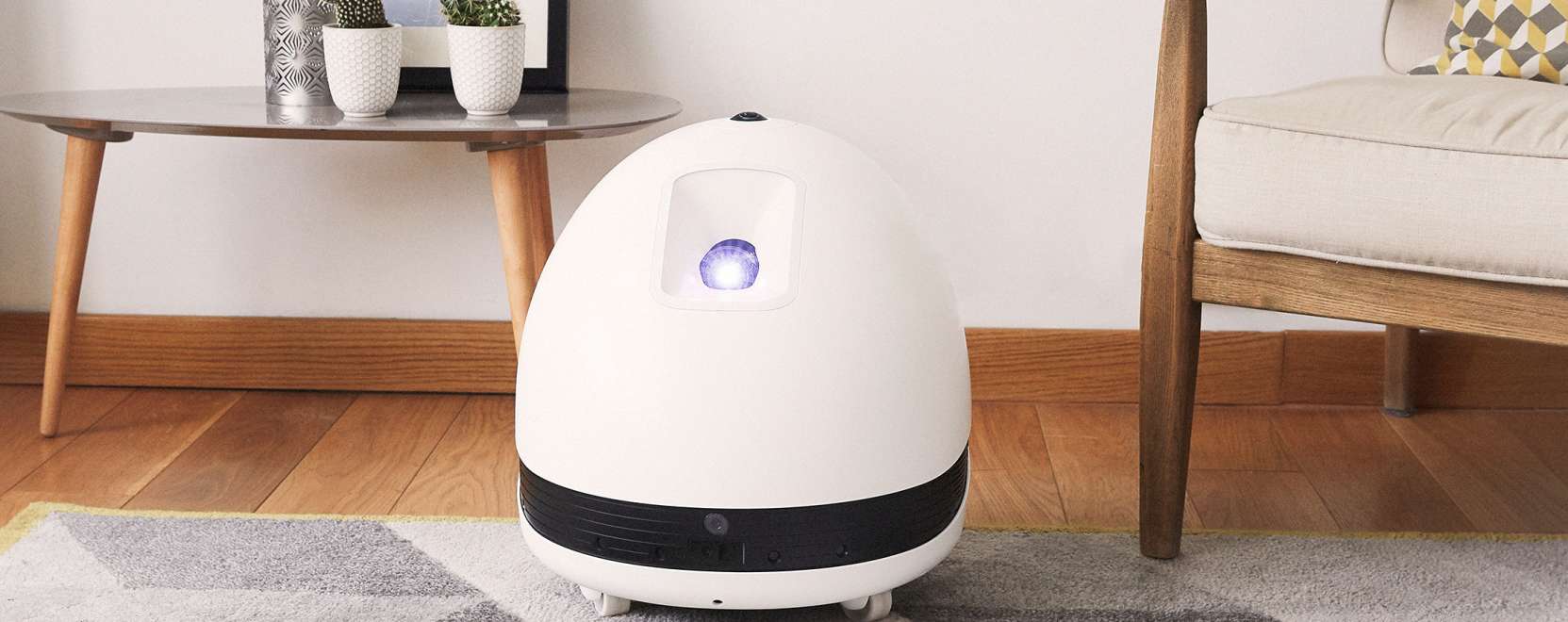 Robot v&aacute;ltan&aacute; le a t&eacute;v&eacute;ket is