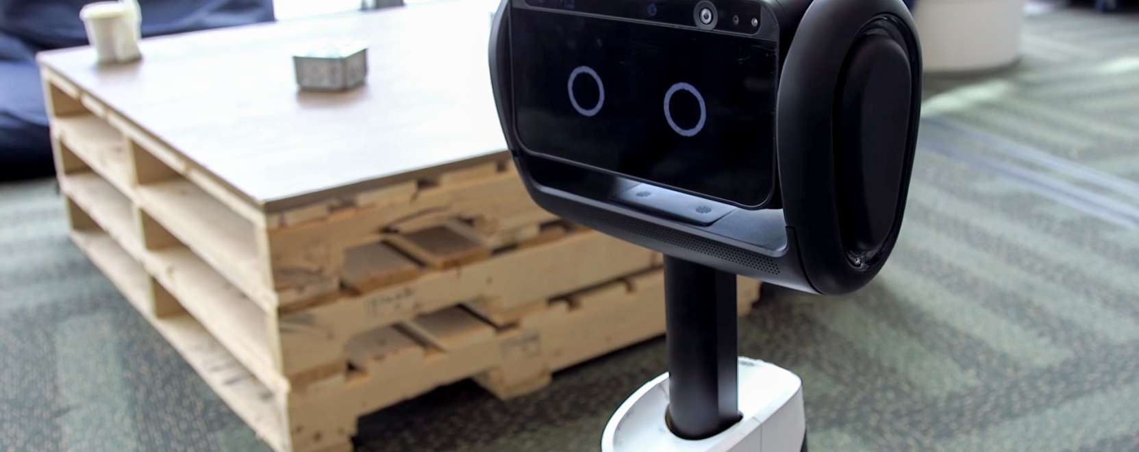 &Iacute;me, a gurul&oacute; robot a Segway-től